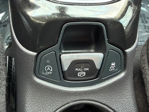 Used 2019 Jeep Compass Latitude AWD/4WD image 26