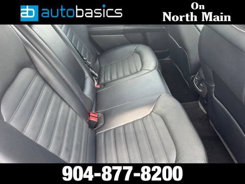 Used 2018 Ford Fusion SE w/ Fusion SE Technology Package FWD image 15