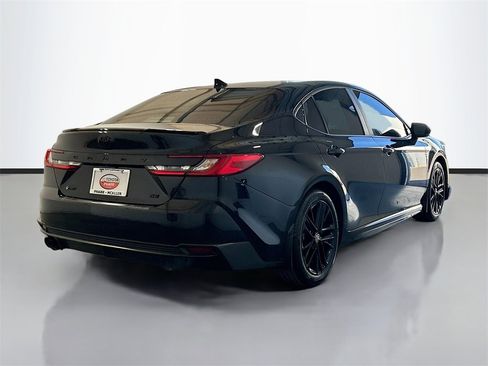 Used 2025 Toyota Camry LE image 4