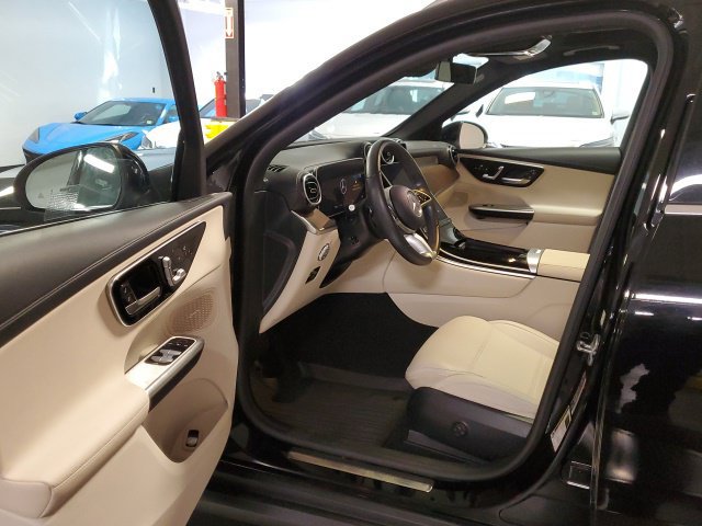Used 2024 Mercedes-Benz GLC 300 4MATIC image 13