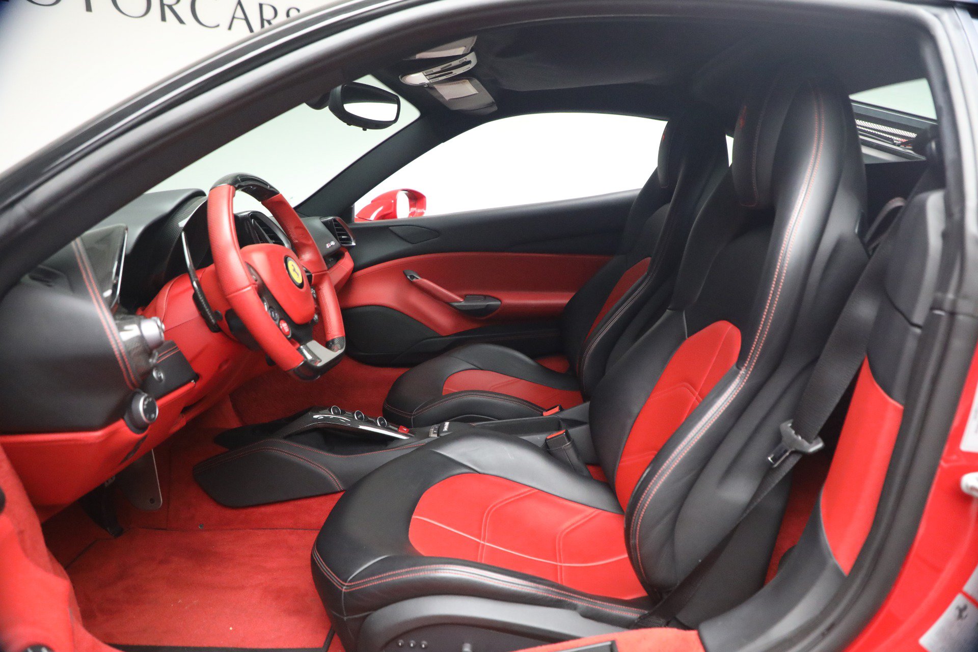 Certified 2018 Ferrari 488 GTB RWD image 13