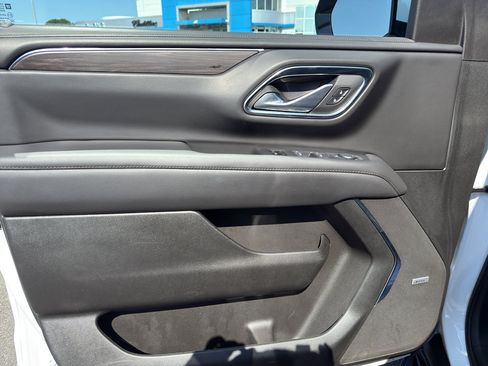 Used 2024 Chevrolet Suburban LT image 10