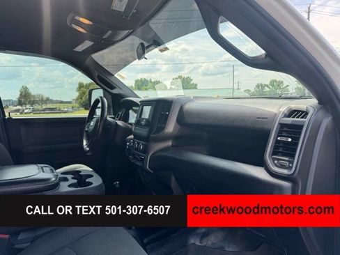Used 2024 RAM 2500 Tradesman w/ Chrome Appearance Group AWD/4WD image 10