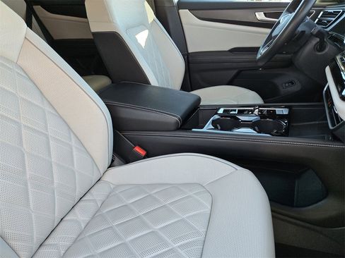 Used 2024 Volkswagen Atlas Cross Sport SEL Premium R-Line image 15