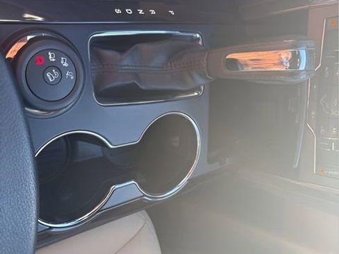 Used 2016 Ford Explorer XLT w/ Equipment Group 201A image 18