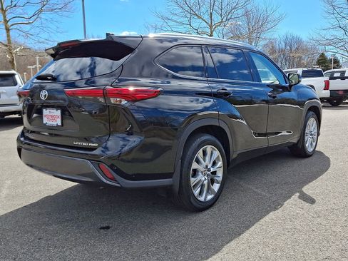 Used 2022 Toyota Highlander Limited image 5