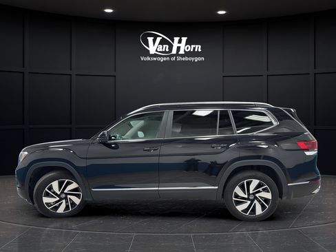 Used 2024 Volkswagen Atlas SEL AWD/4WD image 4