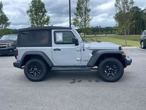 Used 2021 Jeep Wrangler Sport AWD/4WD image 8