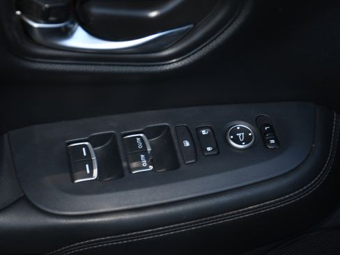 Used 2023 Honda HR-V EX-L image 11