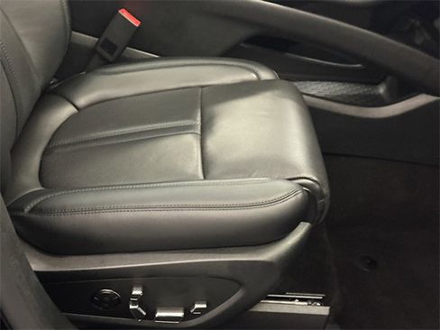 Used 2023 Lincoln Nautilus Reserve w/ Equipment Group 201A image 12