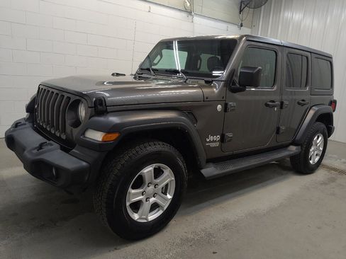 Used 2018 Jeep Wrangler Unlimited Sport S AWD/4WD image 2