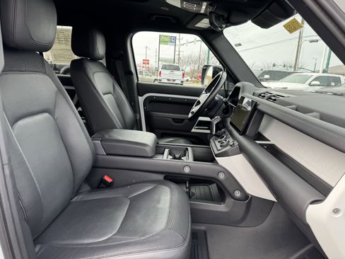Used 2023 Land Rover Defender 110 X-Dynamic SE image 36