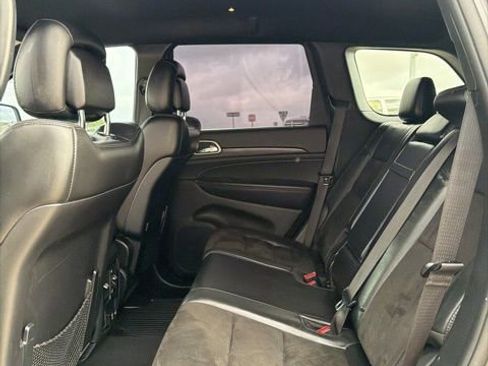 Used 2020 Jeep Grand Cherokee Altitude RWD image 10