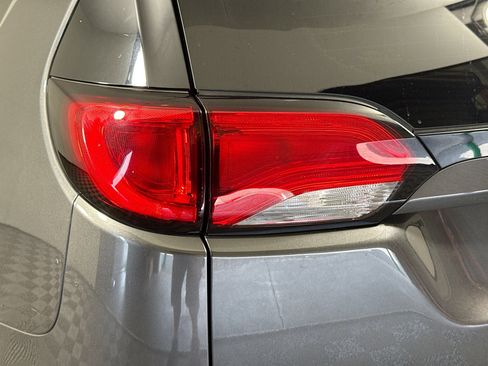 Used 2021 Chrysler Voyager Lxi FWD image 36