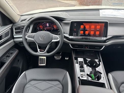 New 2026 Volkswagen Atlas Peak Edition AWD/4WD image 10