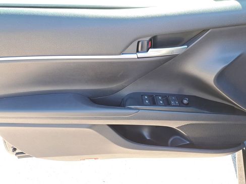 Used 2020 Toyota Camry LE image 12
