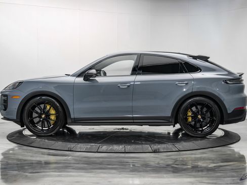 Used 2024 Porsche Cayenne Turbo GT AWD/4WD image 7