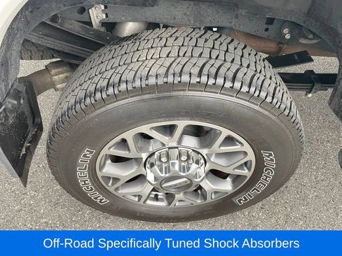 Used 2022 Ford F250 Lariat w/ Lariat Ultimate Package AWD/4WD image 13