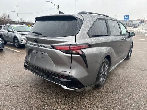 New 2026 Toyota Sienna XSE image 7