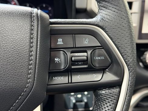 Used 2025 Toyota Sequoia Limited AWD/4WD image 19