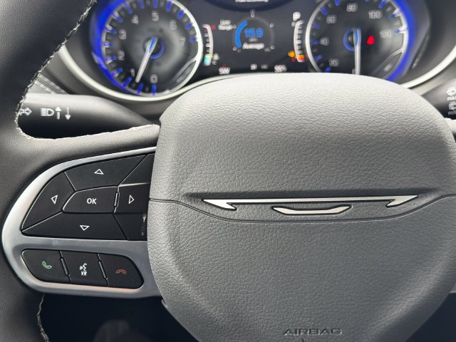 New 2027 Chrysler Pacifica Select FWD image 25