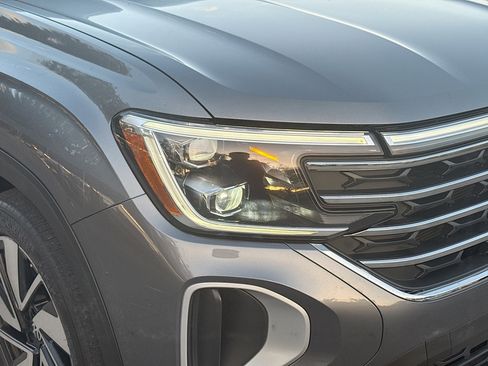 Certified 2024 Volkswagen Atlas SE image 35