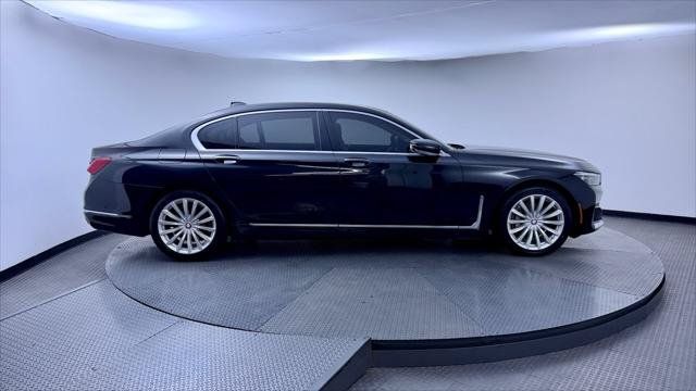 Used 2022 BMW 740i w/ Premium Package RWD image 9