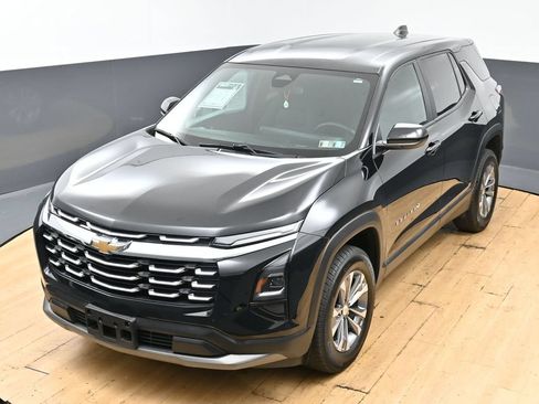 Used 2025 Chevrolet Equinox LT AWD/4WD image 4