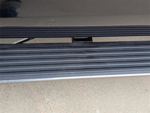 Used 2019 Ford Expedition Max Limited image 11