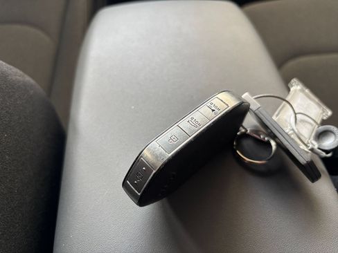 Used 2025 Kia K4 FWD image 21