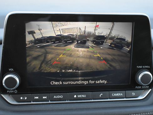 Used 2025 Nissan Rogue SV image 26