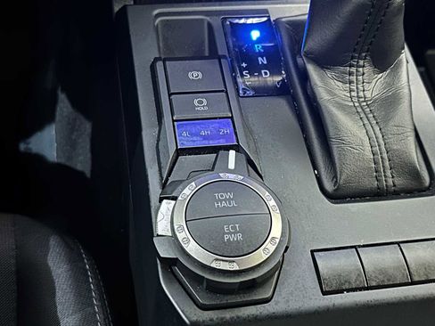 Certified 2025 Toyota Tacoma SR5 image 15