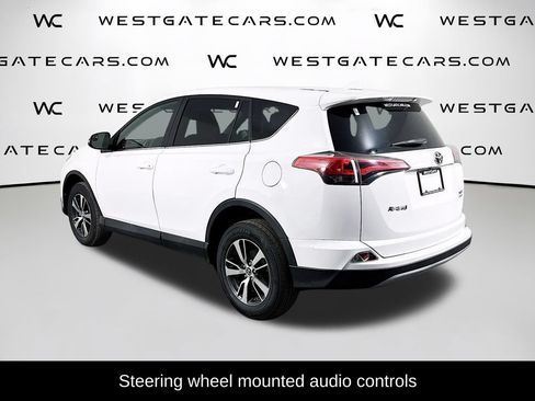 Used 2018 Toyota RAV4 XLE AWD/4WD image 5