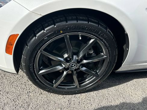 Used 2019 MAZDA MX-5 Miata RF Grand Touring RWD image 12