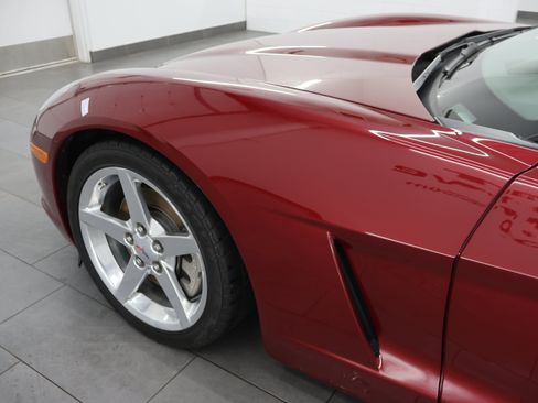 Used 2006 Chevrolet Corvette Convertible w/ Preferred Equipment Group RWD image 25