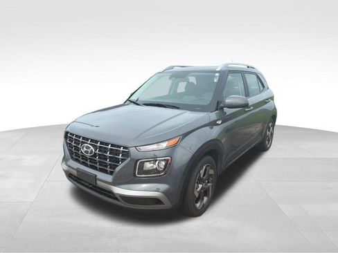 Used 2025 Hyundai Venue SEL FWD image 4