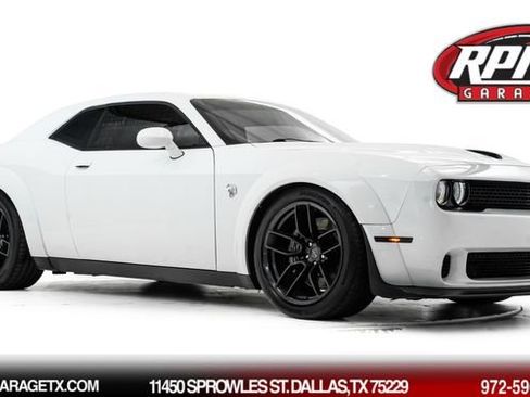 Used 2018 Dodge Challenger SRT Hellcat RWD image 1