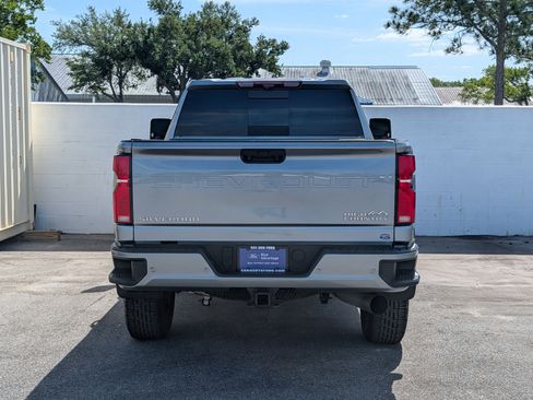 Used 2024 Chevrolet Silverado 2500 High Country w/ High Country Premium Package image 5