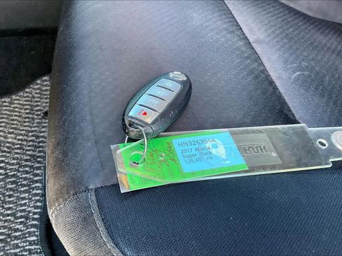 Used 2017 Nissan Altima 2.5 SR image 19