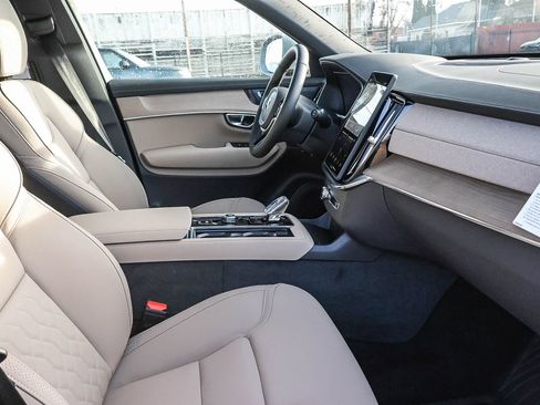 New 2026 Volvo XC90 T8 Plus w/ Protection Package AWD/4WD image 17