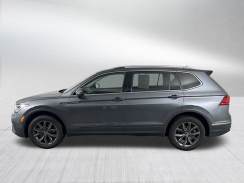 Certified 2024 Volkswagen Tiguan SE image 4