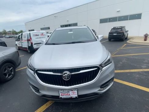 Used 2020 Buick Enclave Essence w/ Sound and Sites Package AWD/4WD image 5