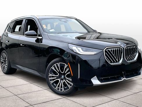 Used 2025 BMW X3 xDrive30i w/ Premium Package image 2