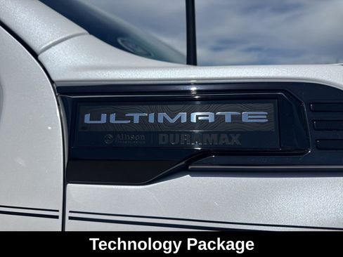 Used 2024 GMC Sierra 3500 Denali Ultimate image 4