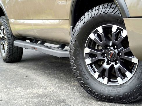 Used 2020 Nissan Titan PRO-4X w/ Pro-4x Convenience Package image 4