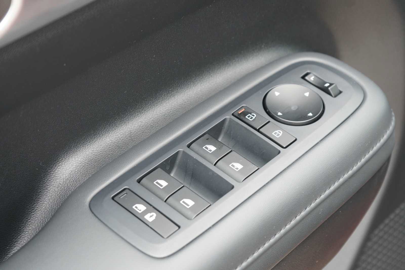 Used 2026 Hyundai Santa Fe SEL FWD image 16