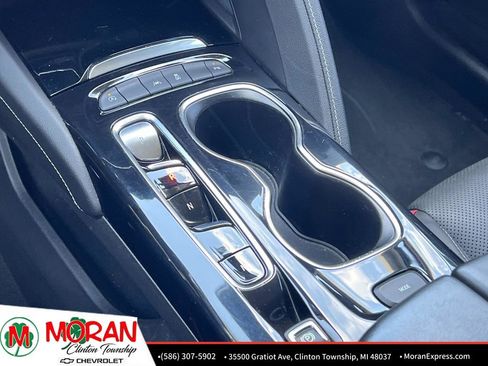 Certified 2022 Buick Envision Essence w/ Technology Package I FWD image 25