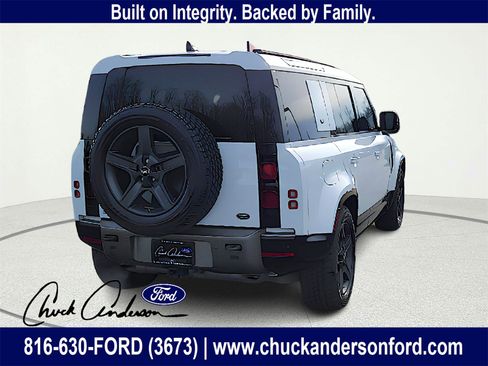 Used 2021 Land Rover Defender 110 X-Dynamic HSE image 6