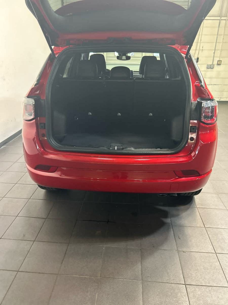 Used 2022 Jeep Compass Limited AWD/4WD image 10