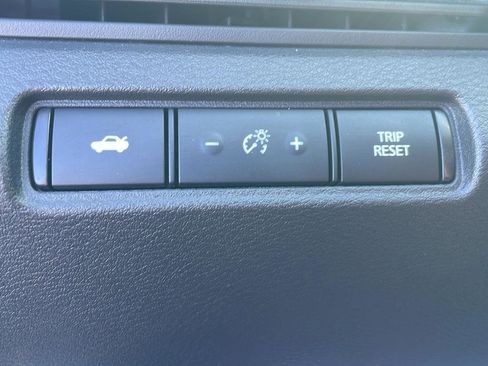 Used 2023 Nissan Altima 2.5 SV FWD image 12